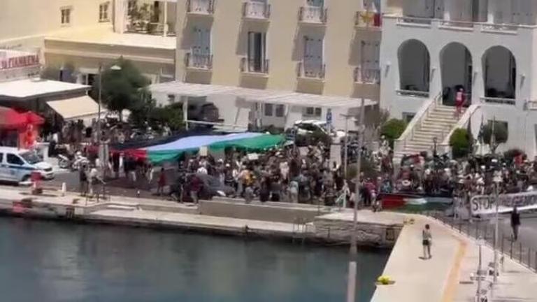 Διαδήλωση κατα Ισραηλινών τουριστών στη Σύρο
