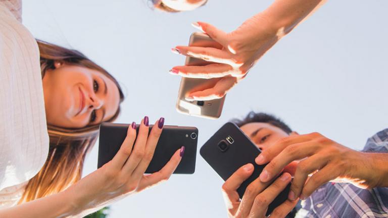 SOCIAL MEDIA 