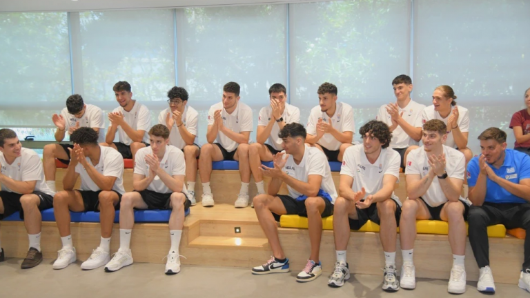 Οι παίκτες της Εθνικής Ομάδας Μπάσκετ Νέων Ανδρών αποκαλύπτονται στον ΟΠΑΠ (vid)