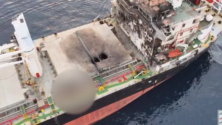 Δέκα διασωθέντες, εκ των οποίων ένας Έλληνας, από τη βύθιση του πλοίου Eternity C