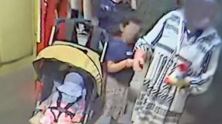 Θρίλερ με το 3χρονο κοριτσάκι στο Π. Φάληρο: Οι αρχές εστιάζουν στο βίντεο με το καροτσάκι – Το λιμενικό αναζητεί τη γυναίκα