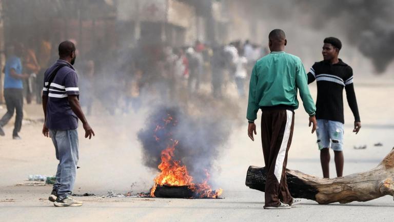 ανγκολα διαδηλωσεις