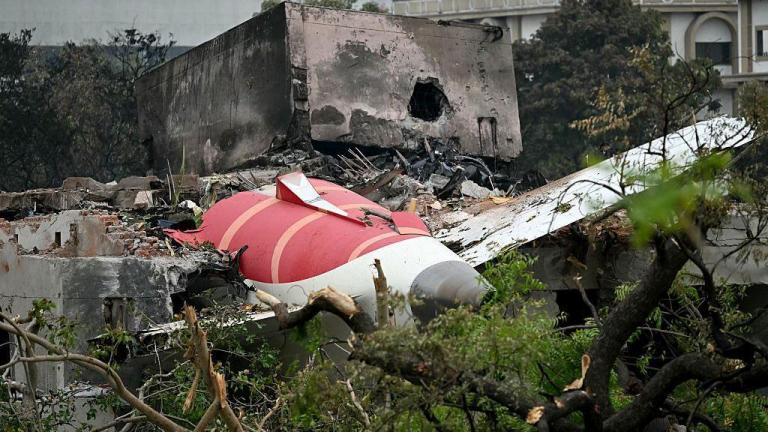 Αεροπορικό δυστύχημα Air India: Στο επίκεντρο των ερευνών ο πιο έμπειρος από τους δύο κυβερνήτες