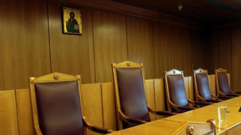 αιθουσα δικαστηριου 