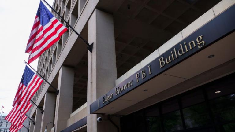 FBI: Βρέθηκαν απόρρητα έγγραφα για τις φημολογούμενες σχέσεις του Τραμπ με τη Ρωσία το 2016