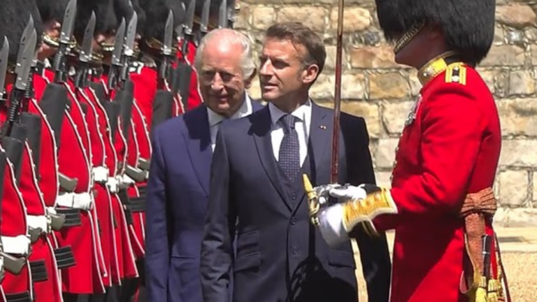 μακρον καρολος