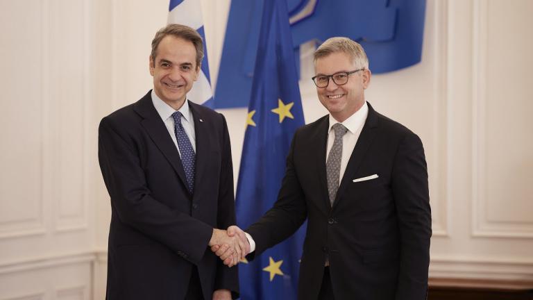 Συνάντηση του Μητσοτάκη με τον Ευρωπαίο Επίτροπο Εσωτερικών Υποθέσεων - Στην ατζέντα τουρκολιβυκό και μεταναστευτικό