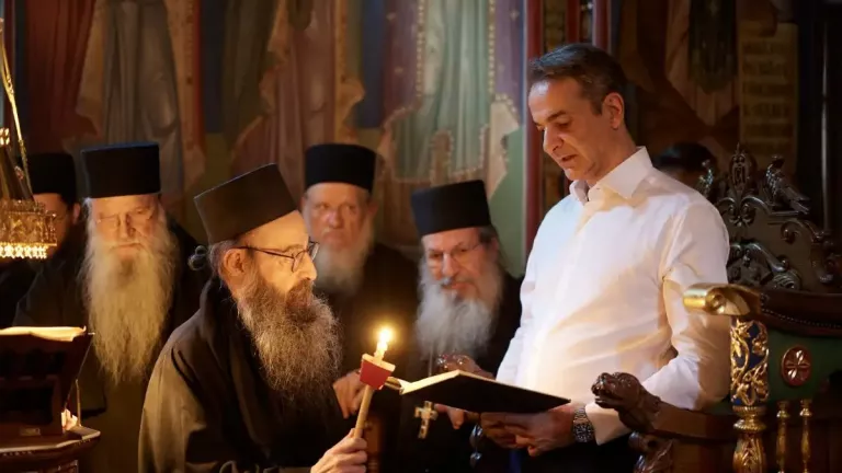 Διήμερη επίσκεψη Μητσοτάκη στο Άγιον Όρος: Τελέστηκε τρισάγιο στη μνήμη των γονιών του και του Π. Μπακογιάννη