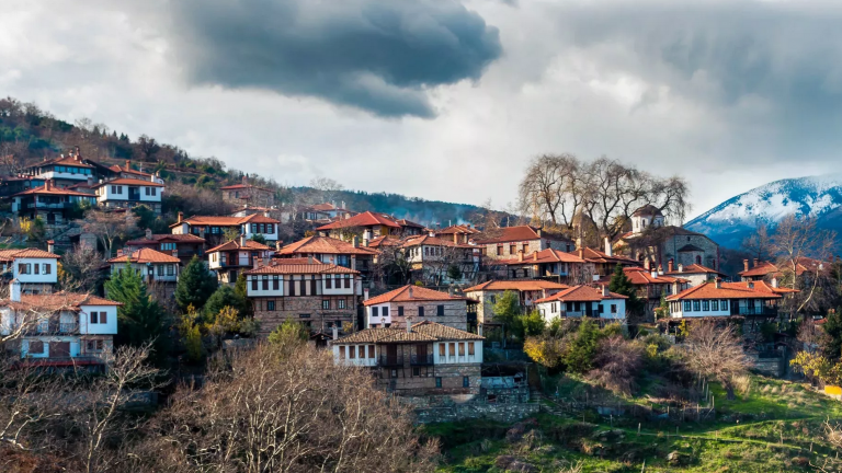 Δόμηση σε οικισμούς κάτω των 2.000 κατοίκων – Τι αλλάζει με τη νέα ρύθμιση