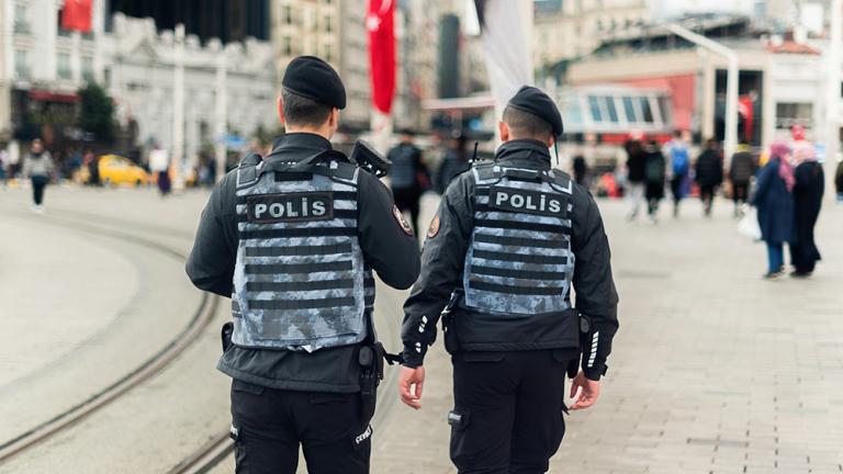 τουρκικη αστυνομια