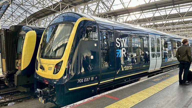 βρετανικος σιδηροδρομος