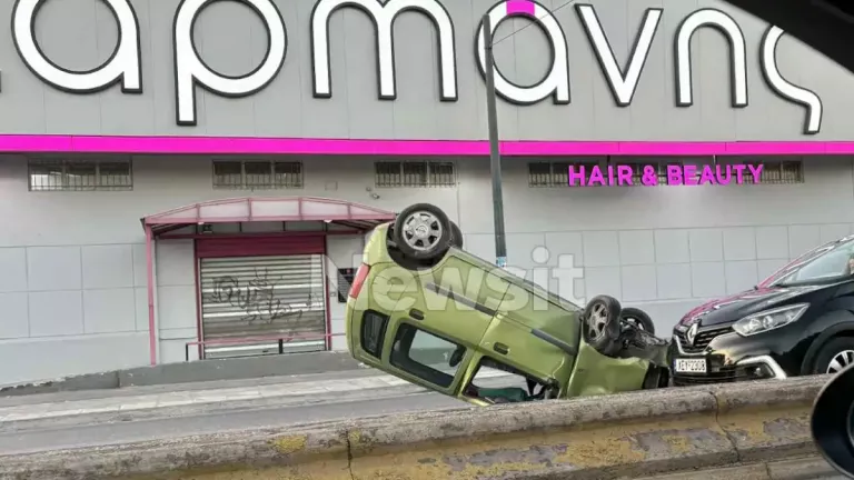 Τροχαίο στην Πέτρου Ράλλη στο ρεύμα προς Νίκαια – Ντελαπάρισε αυτοκίνητο