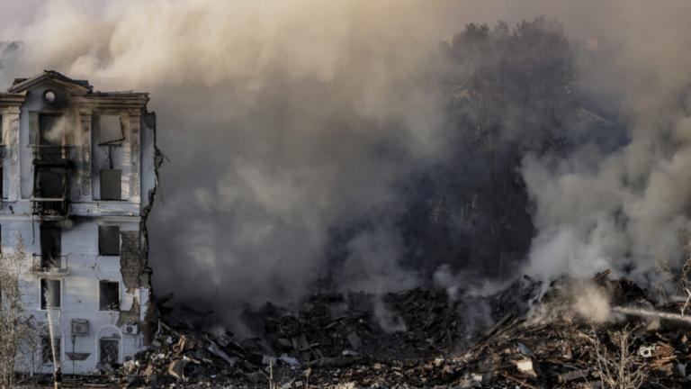 Ουκρανία: 26 νεκροί, ανάμεσά τους τρία παιδιά, από ρωσικά πλήγματα στο Κίεβο