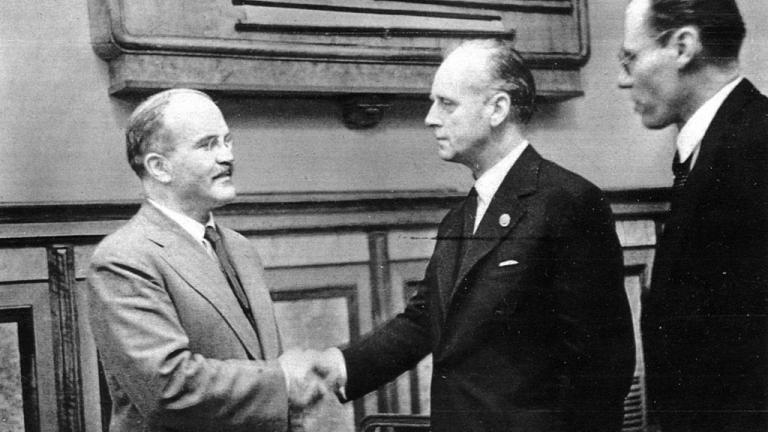 23 Αυγούστου 1939: Υπογραφή του «Συμφώνου Μη Επιθέσεως» Ρίμπεντροπ – Μολοτώφ, επιστέγασμα της συνεργασίας Σοβιετικής Ενώσεως και Ναζιστικής Γερμανίας 