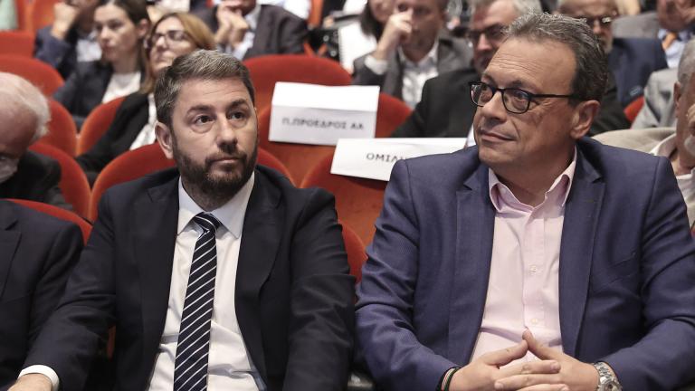 νικος ανδρουλάκης και φαμελλος