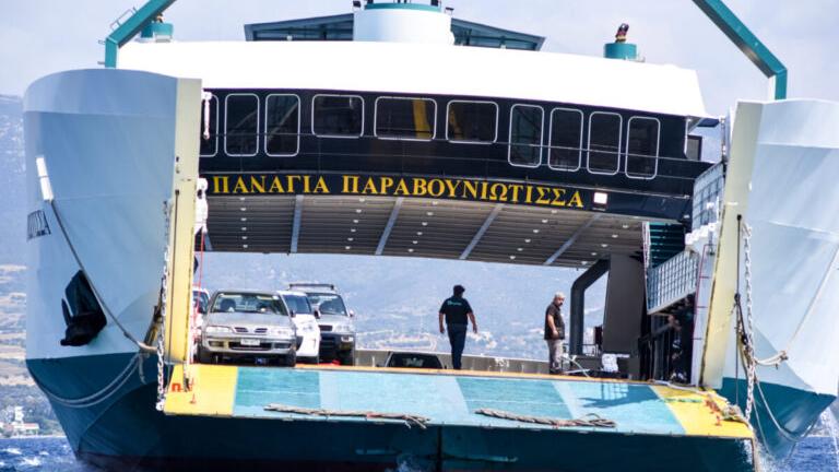 Νέα Στύρα: Καταρρίπτονται οι ισχυρισμοί του καπετάνιου – Δεν προκύπτει βλάβη στα πηδάλια, λέει ο νηογνώμονας