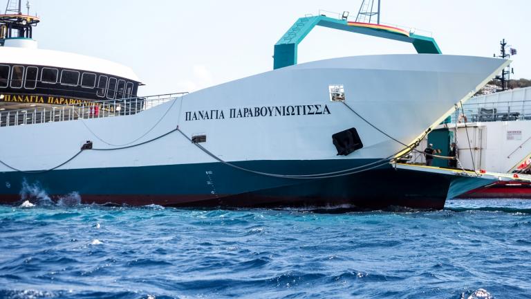Νέα Στύρα: «Δεν λειτούργησαν τα πηδάλια, δεν είδα την ξέρα», λέει ο καπετάνιος — Του ασκήθηκε δίωξη για πρόκληση ναυαγίου