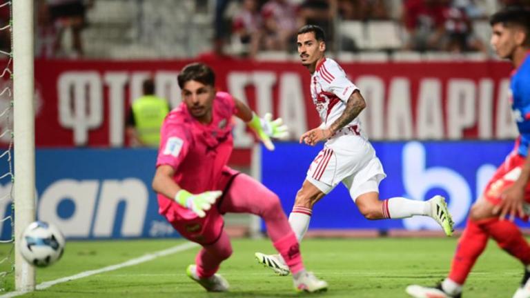 Βόλος-Ολυμπιακός 0-2: Με... αλητείες Τσικίνιο πέρασε από το Πανθεσσαλικό