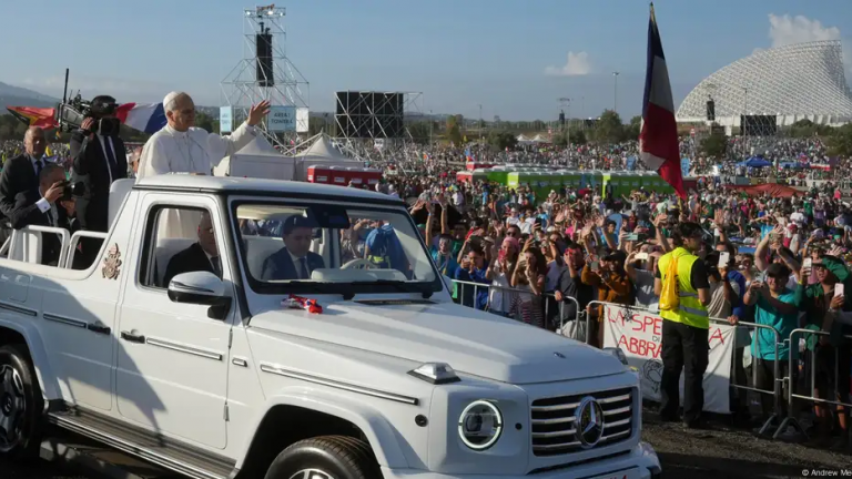 Πάπας Λέων: Είμαστε με τους νέους της Γάζας και του Κιέβου