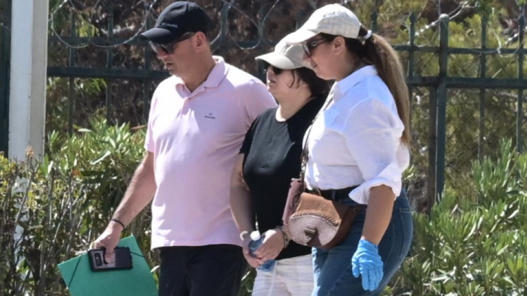 Νεκρό κοριτσάκι στο Π. Φάληρο: Σε αντιφάσεις πέφτει η 32χρονη μητέρα στις καταθέσεις της – Τα δύο αδέλφια θα «φωτίσουν» σημεία της υπόθεσης