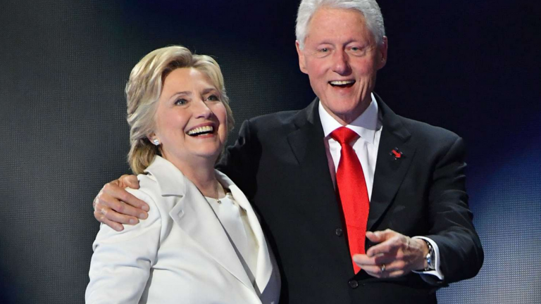 Υπόθεση Έπσταϊν: Μπιλ και Χίλαρι Κλίντον καλούνται να καταθέσουν σε Επιτροπή του Κογκρέσου