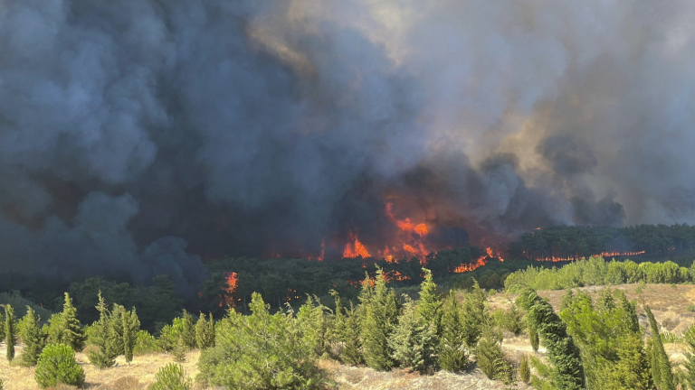 Τουρκία: Νέα πυρκαγιά στα Δαρδανέλλια απειλεί πολυτελείς κατοικίες – Διακοπή ναυσιπλοΐας