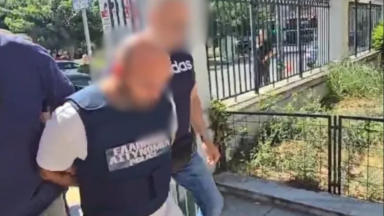 Γυναικοκτονία στο Βόλο: Με αλεξίσφαιρο γιλέκο στον εισαγγελέα o 40χρονος - Τι είπε στους αστυνομικούς