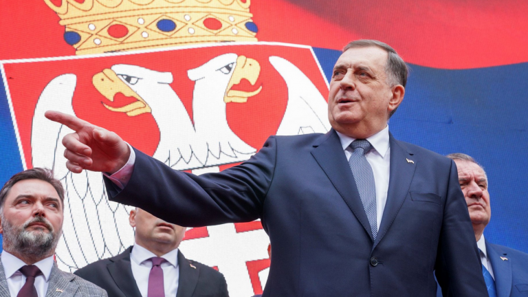 Βούτσιτς: Οι αρχές της Σερβίας δεν θα συλλάβουν τον καταδικασθέντα ηγέτη των Σέρβων της Βοσνίας, Μίλοραντ Ντόντικ