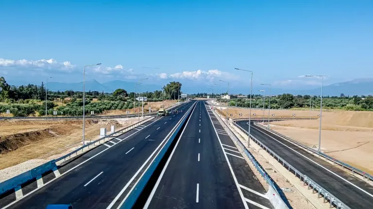 Στην κυκλοφορία δίδεται σήμερα ο αυτοκινητόδρομος Πατρών – Πύργου: «Διορθώνουμε μία διαχρονική αδικία», δήλωσε ο πρωθυπουργός