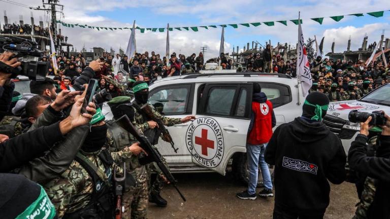 Γάζα: Ο Νετανιάχου ζητά την συνδρομή του Ερυθρού Σταυρού για την παροχή τροφής στους ομήρους – «Μόνο αν ανοίξουν ανθρωπιστικοί διάδρομοι», λέει η Χαμάς