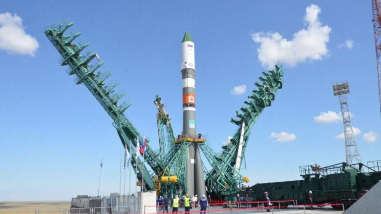 Ρωσία: Θέτει σε τροχιά δορυφόρο με ποντίκια και μύγες για βιολογική έρευνα στο διάστημα