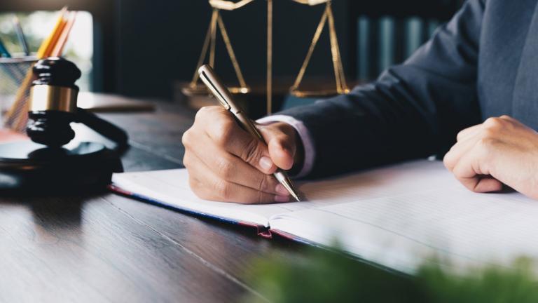 συμβολαιογραφος