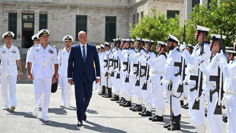 νικος δενδιας