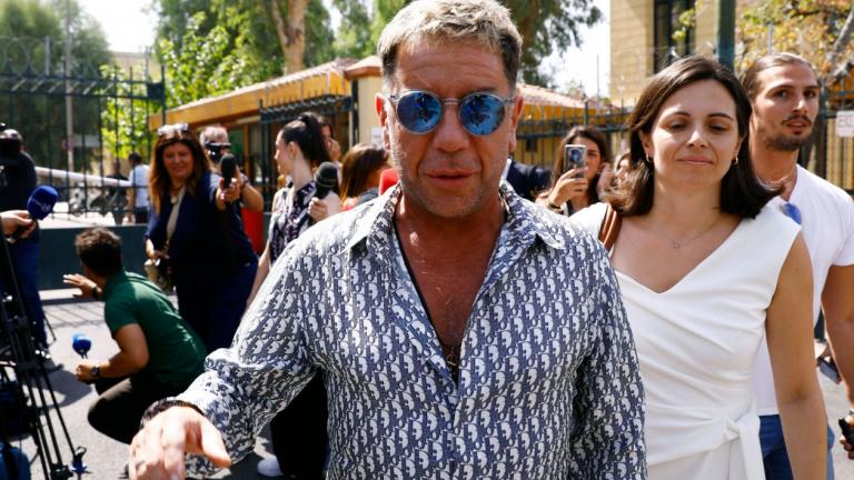 μαζωνακης