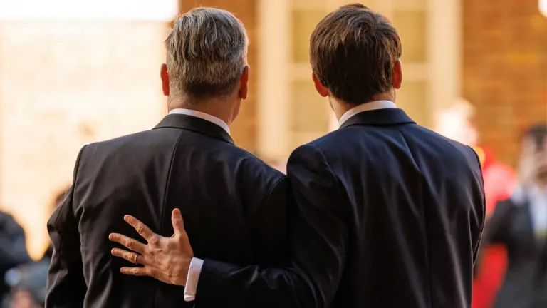 μακρον και στραμερ