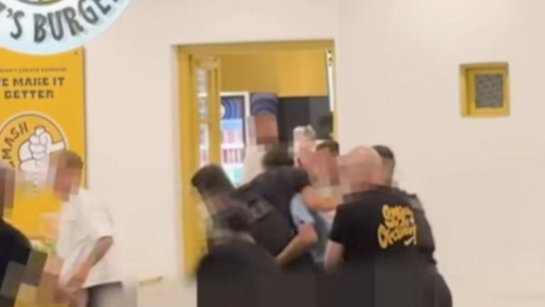 συμπλοκη μυκονος