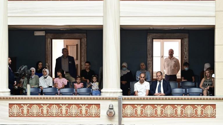 παιδια απο τη γαζα στη βουλη