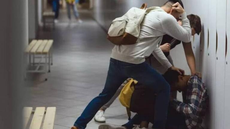 συμπλοκη μαθητων