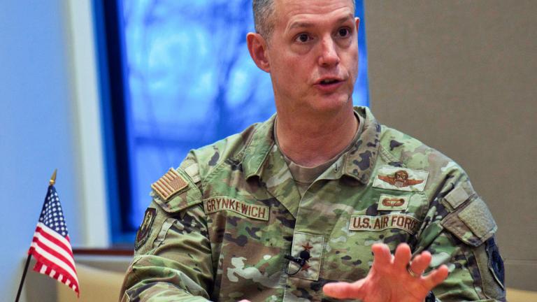 διοικητης νατο