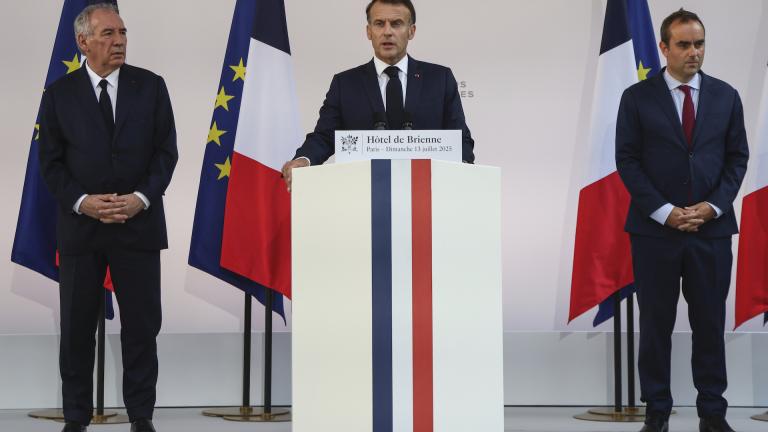 μπαιρου, λεκορνι, μακρον