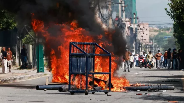 Νεπάλ: Τουλάχιστον 16 νεκροί στις αντικυβερνητικές συγκεντρώσεις στο Κατμαντού