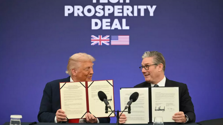Συνάντηση Τραμπ – Στάρμερ: Συμφωνίες δισεκατομμυρίων που «σπάνε κάθε ρεκόρ» υπέγραψαν οι δύο ηγέτες