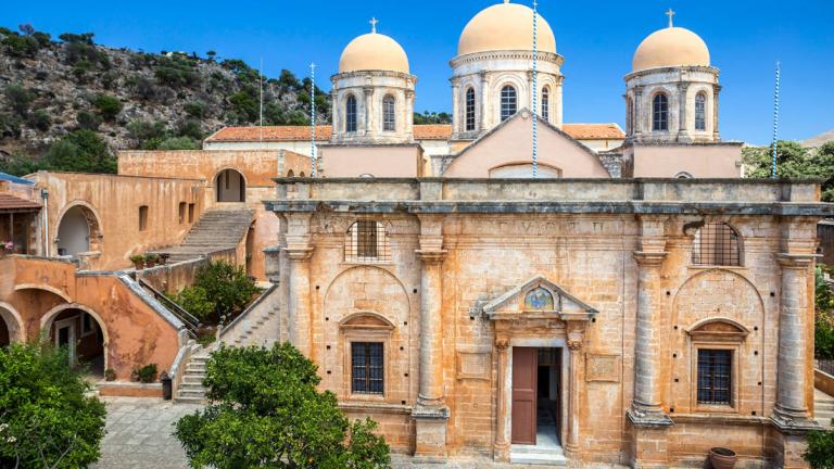 μονη αγια τριαδος χανιων