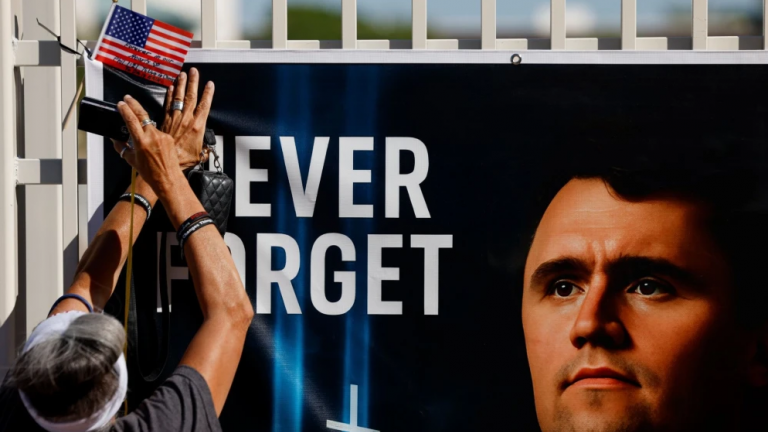 Η Ευρώπη γέρνει δεξιά και η εύκολη ταμπέλα της «Ακροδεξιάς» προσπαθεί να «κουκουλώσει» το πρόβλημα αντιπροσώπευσης 