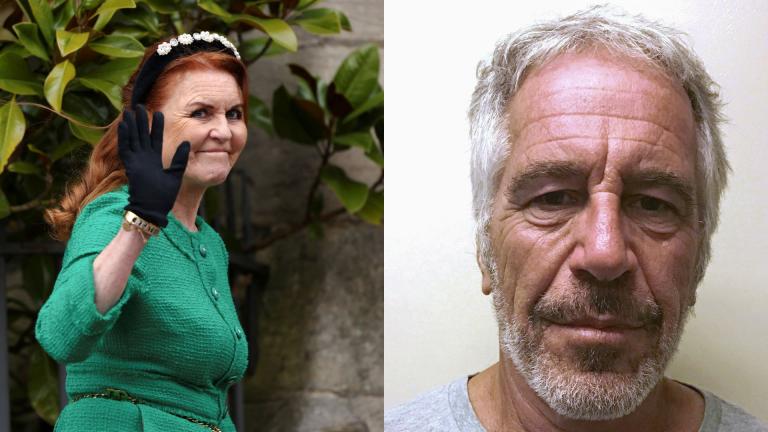 Θύελλα στο Μπάκινγχαμ για τις φωτογραφίες της Σάρα Φέργκιουσον με τον Επστάιν - Τι θα κάνει ο βασιλιάς Κάρολος;