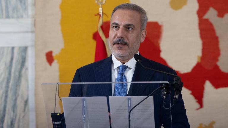 Μήνυμα προς την Ελλάδα καθώς και στις Chevron-HELLENiQ Energy ότι  πρέπει να σέβονται τα κυριαρχικά δικαιώματα της Τουρκίας στη Μεσόγειο  έστειλε ο Τούρκος υπουργός Εξωτερικών, Χακάν Φιντάν