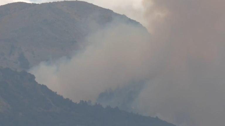 Πάτρα: Φωτιά στο Παναχαϊκό όρος – Άνεμοι και ανάγλυφο δυσχεραίνουν το έργο της πυρόσβεσης – Στη μάχη 8 εναέρια μέσα