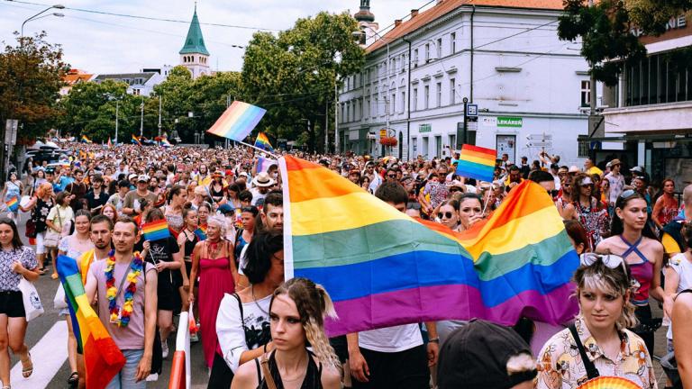 Σλοβακία: Πέρασε «πανηγυρικά» ο νόμος που περιορίζει τα δικαιώματα των ΛΟΑΤΚΙ 