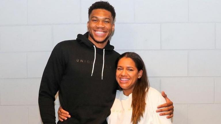 ΕΛΑΣ: Επικοινωνία με την σύζυγο του Γιάννη Αντετοκούνμπο μετά τις διαδικτυακές απειλές κατά της οικογένειάς της