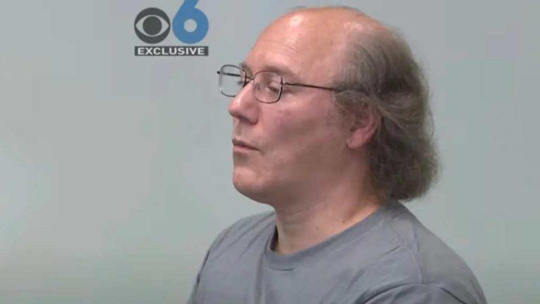 Σοκ στις ΗΠΑ: Ομολόγησε σε τηλεοπτική συνέντευξη ότι σκότωσε τους γονείς του και τους έθαψε στην αυλή του σπιτιού τους